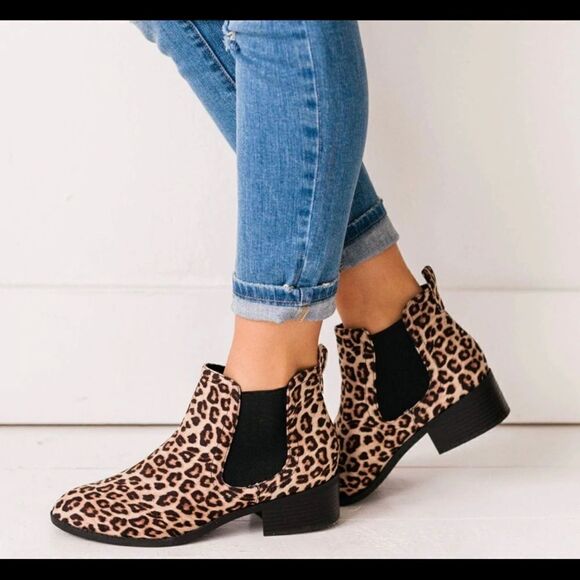 Cole Haan Gia Leopard print calf hair Bootie size 7 1/2B A1 - Picture 7 of 12